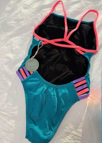 Hanna review of LENNOX ONE PIECE || Atlantic|Vibe image 1 out of 1