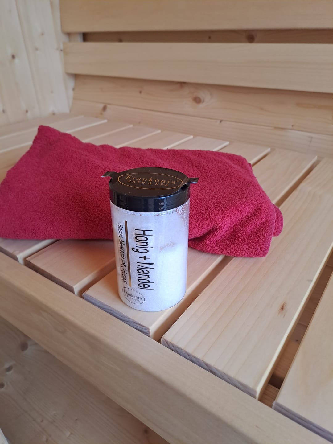 Customer photo review of Premium Sauna Meersalz Peeling Honig + Mandel