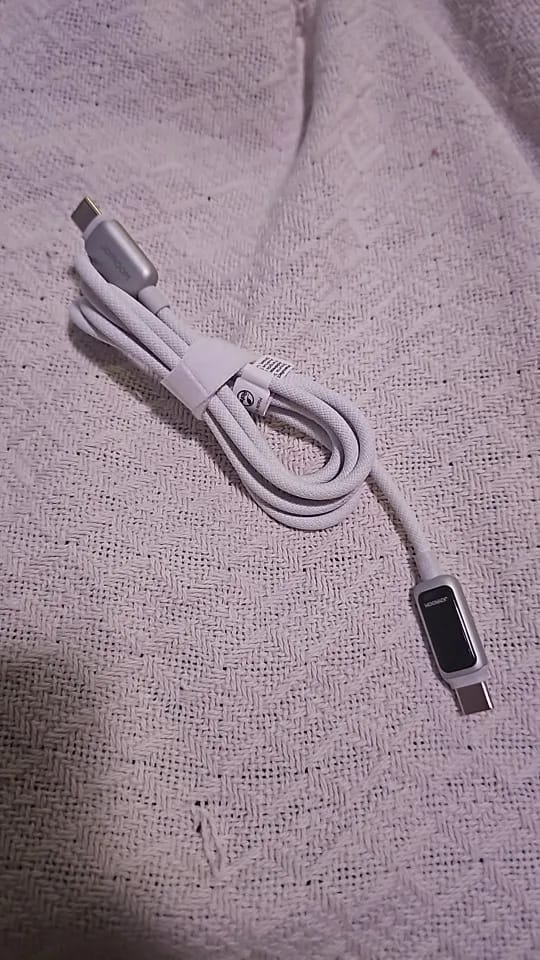 Customer photo review of Braided USB-C Cable Auto Power Off 100W Fast Charge — Black | KIMLUD