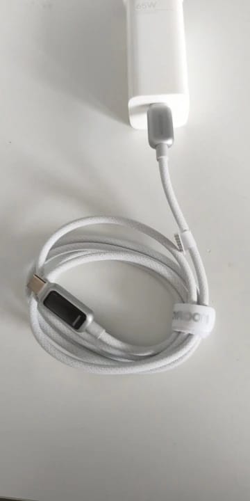 Customer photo review of Braided USB-C Cable Auto Power Off 100W Fast Charge — Black | KIMLUD