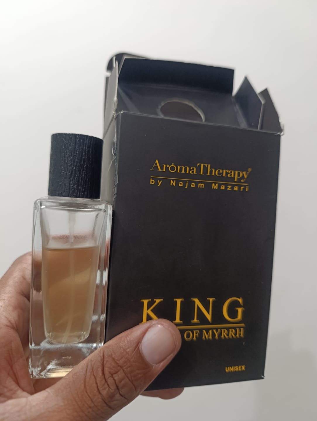 Customer photo review of King Natural Perfume - Elevate Your Aura and Charm with Myrrh Bliss (Burberry brit & Tomford Tuscan)