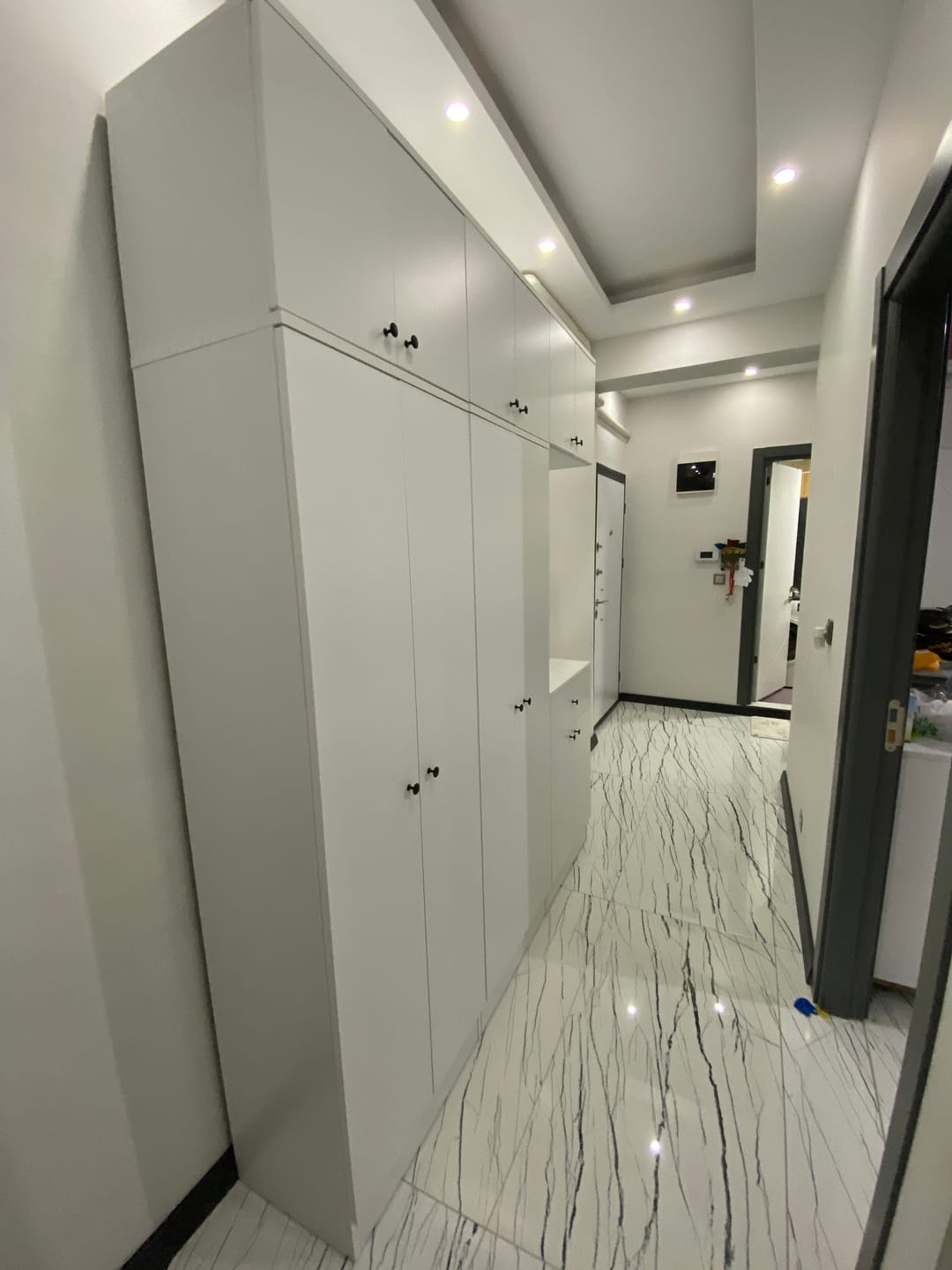 Customer photo review of Rani EA142 Portmanto Çekmeceli Aynalı Askılı Ayakkabılık Vestiyer Beyaz