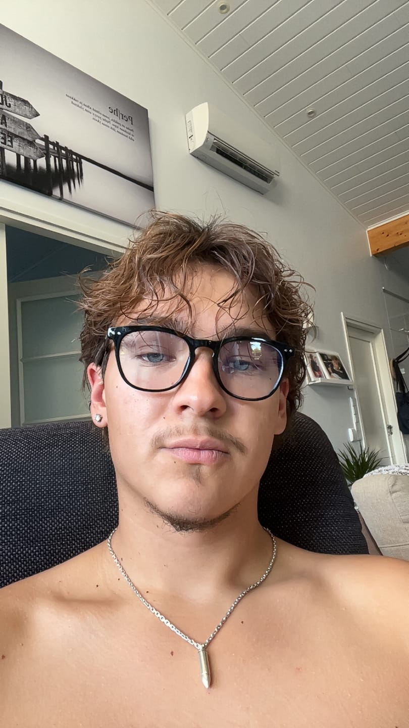 Customer photo review of 01 Black