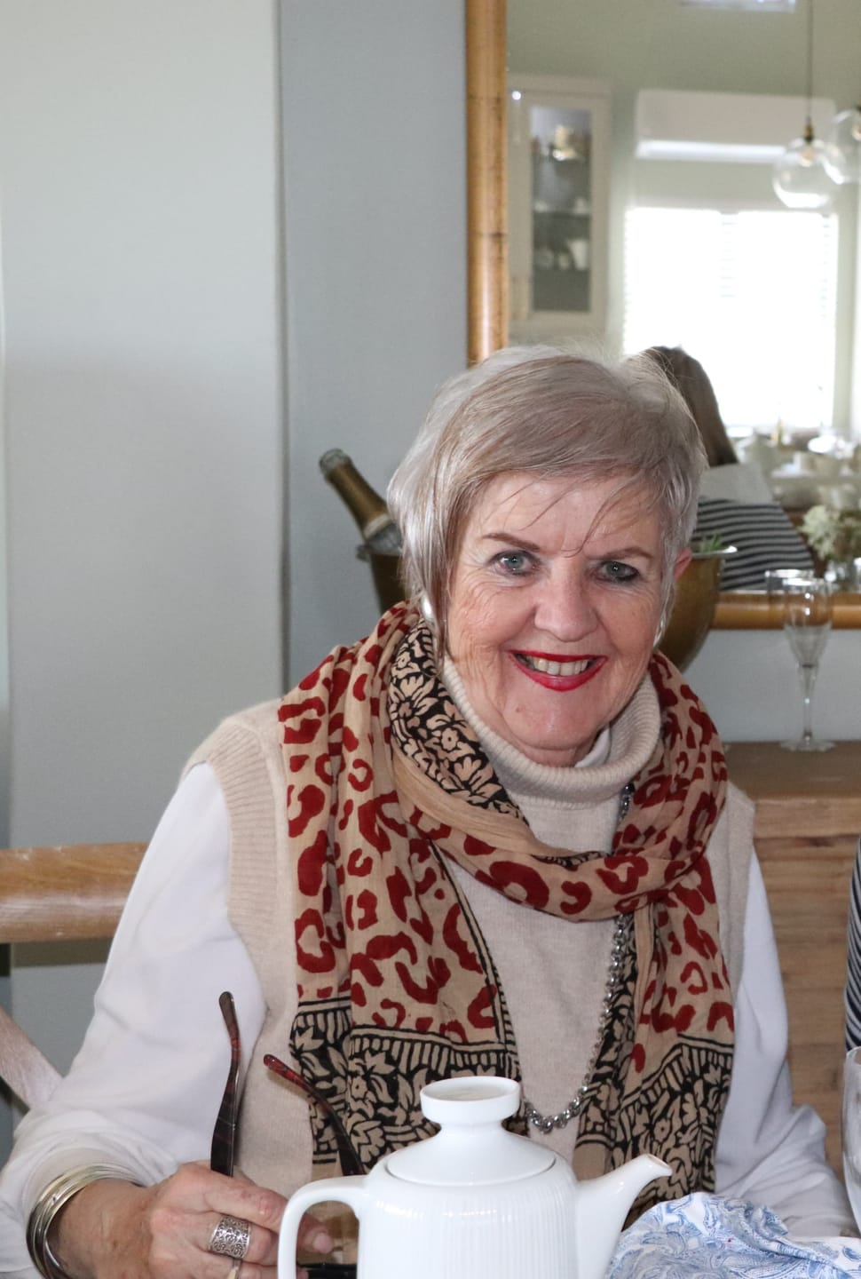 Customer photo review of SLEEVELESS PULL OVER | CREAM