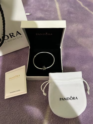 Customer photo review of PULSERA PANDORA CORONA O + KIT DE REGALO