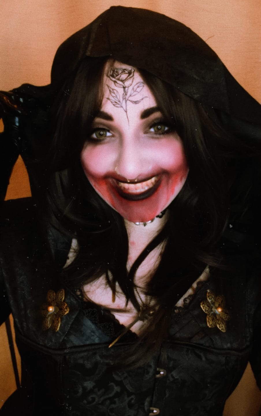 Customer photo review of Resident Evil Village Witch Bela Hexe Bela Dimitrescu Schwarz Kleid Cosplay Kostüm