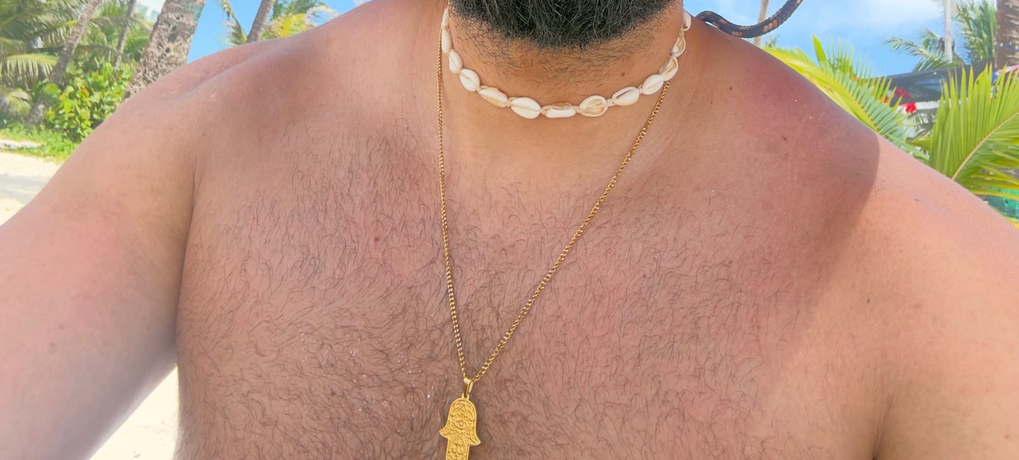 Customer photo review of Collar Mano de Fátima SS 316L Elect. Oro 18k