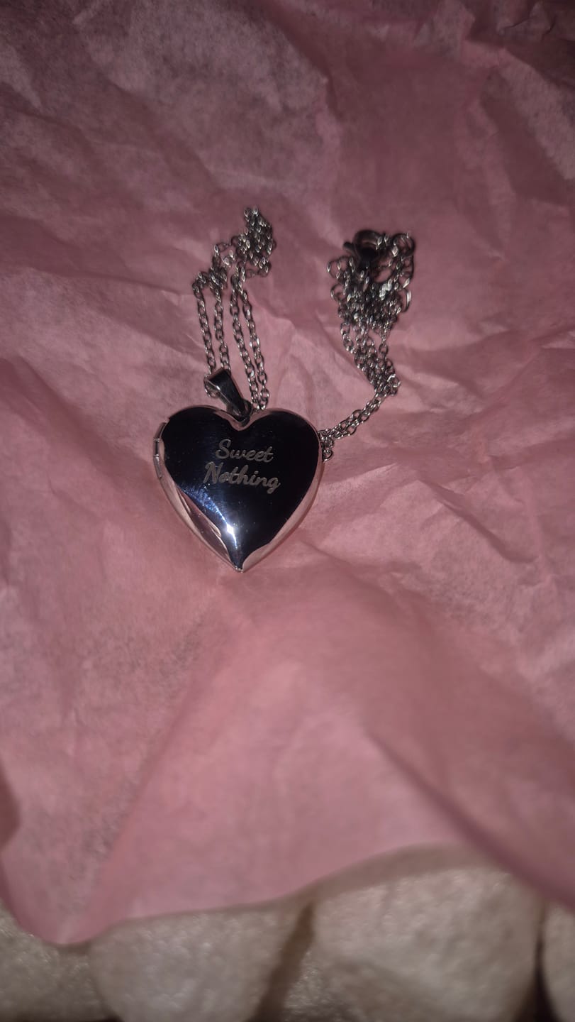 Customer photo review of Relicario Love Personalizado