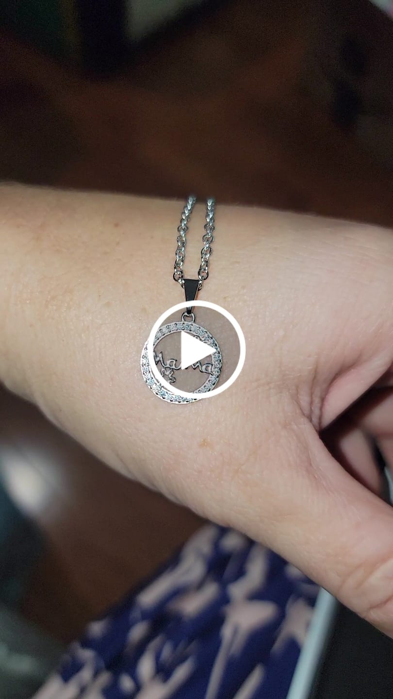 Customer video review of Willa 18k White Gold Plated Circle Mama Necklace with Simulated Diamond Crystals