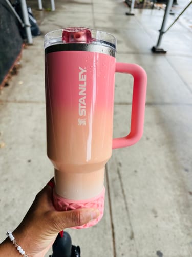 Customer photo review of THAILAND PEACH WAFFLE Tumbler Boot -fits 20-40oz New!