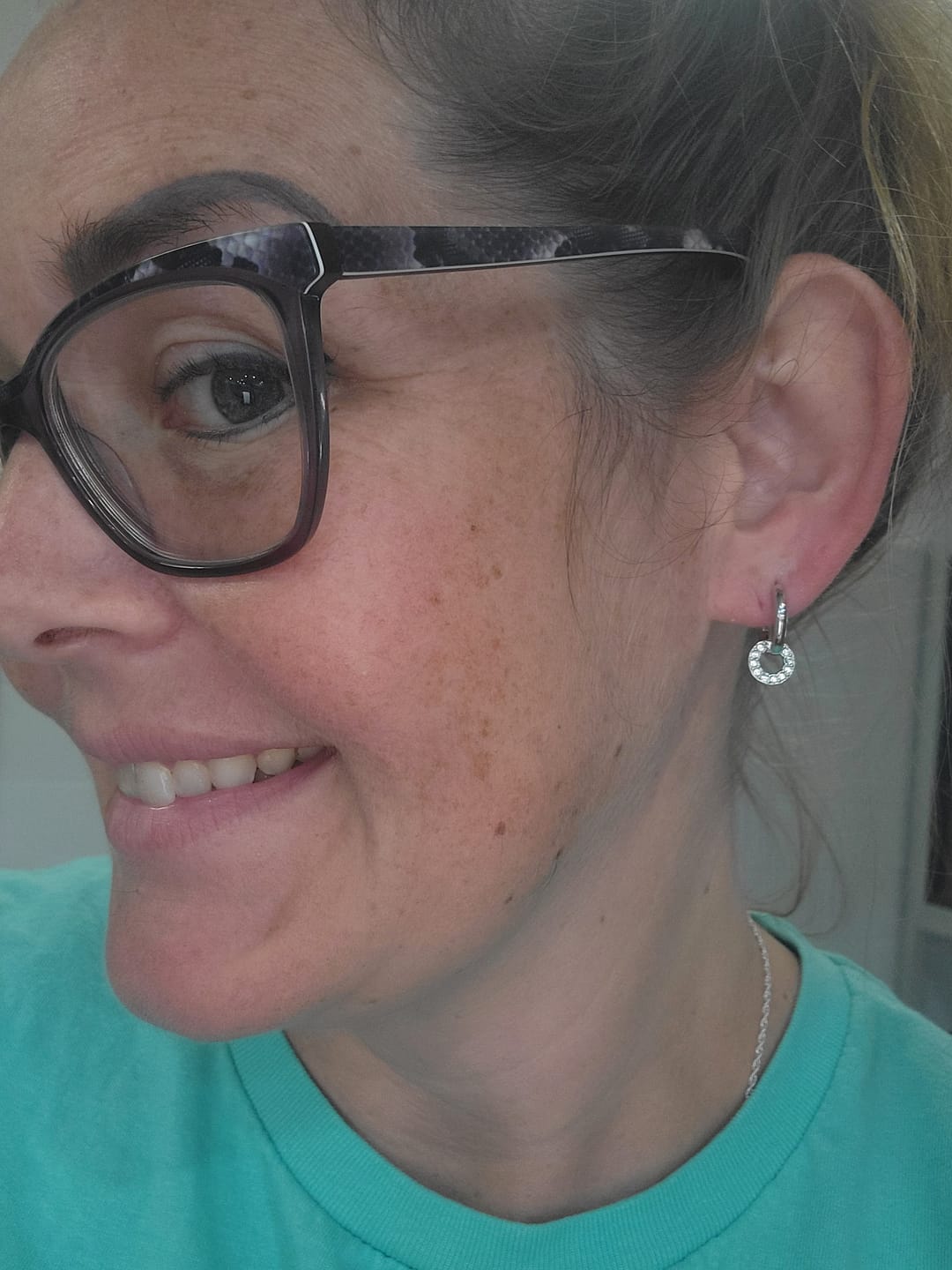 Customer photo review of Nala 18k White Gold Plated 14mm Hoop Earrings with Swarovski Crystals