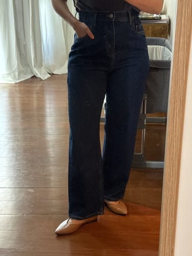Jamilly O. review of Calça Jeans Reta Araçá Azul Escuro image 1 out of 1