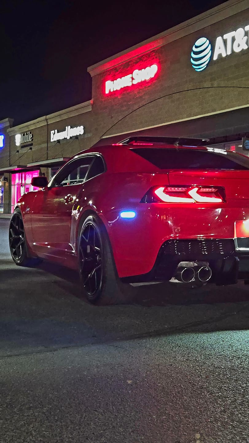 Customer photo review of 2014-2015 Chevy Camaro Evo Style Shark Fins Rear Diffuser Quad/Single Tips