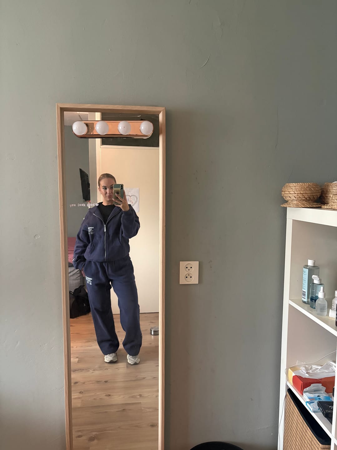 Customer photo review of LABEL STRAIGHT LEG SWEATPANTS FUTURE DUSK