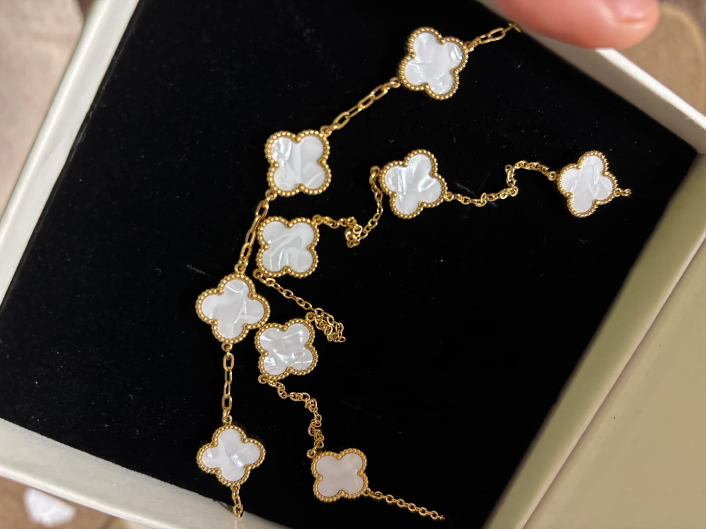 Customer photo review of Set Bratara + Colier Auriu Flower
