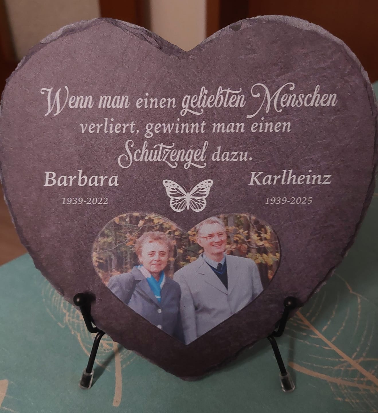 Customer photo review of Unsere Schutzengel - Personalisiertes Trauer Schieferherz für 2 Personen
