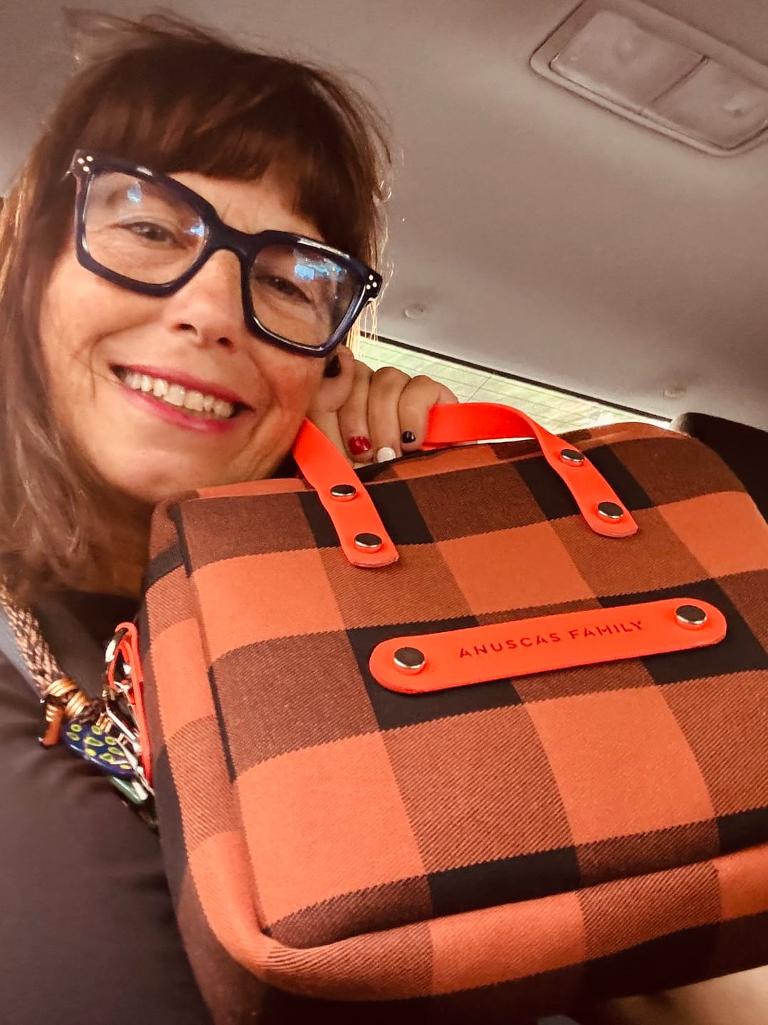 Customer photo review of Bolso Pill Box