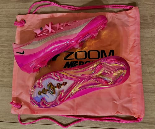 Customer photo review of Vapor 16 Air max 95 FG - ROSE