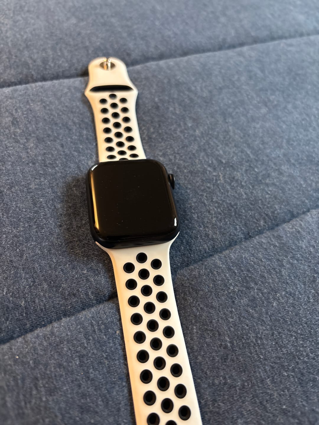Customer photo review of Apple Band Silicone Sport - White-Black
