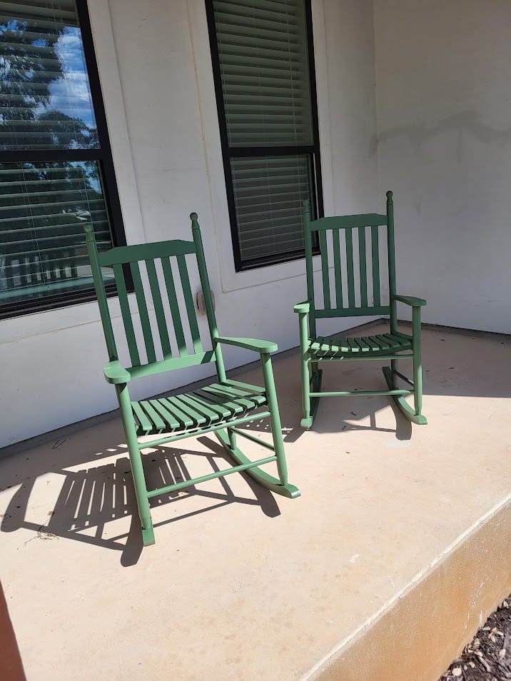 Customer photo review of Miracle Paint - English Boxwood (32 oz.)