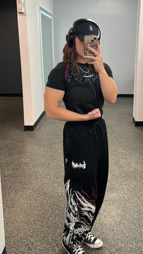 Customer photo review of Wyvern Uncuffed luxury sweatpants [HEAVENLY RED]