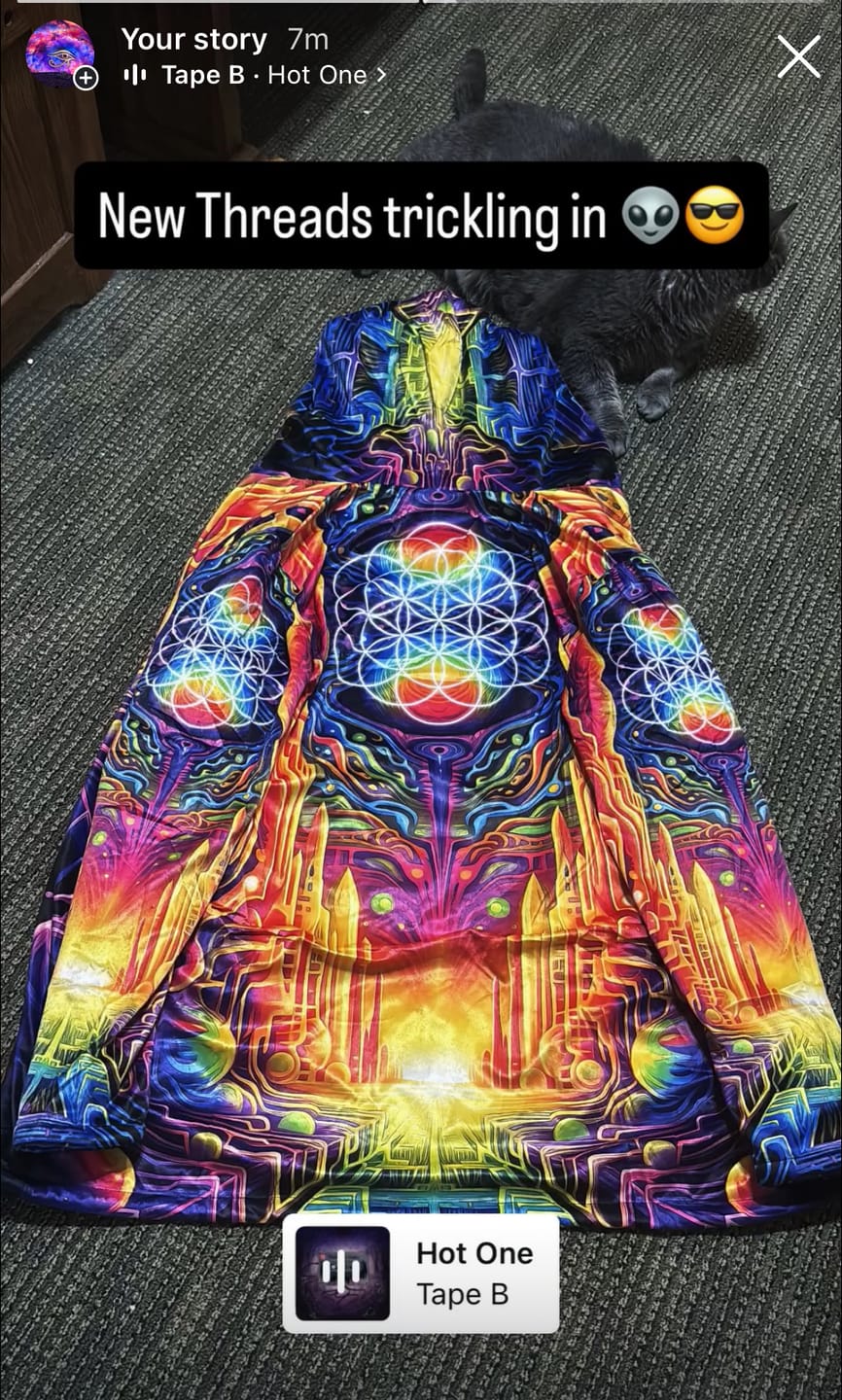 Customer photo review of "DMTron" HOODED CLOAK