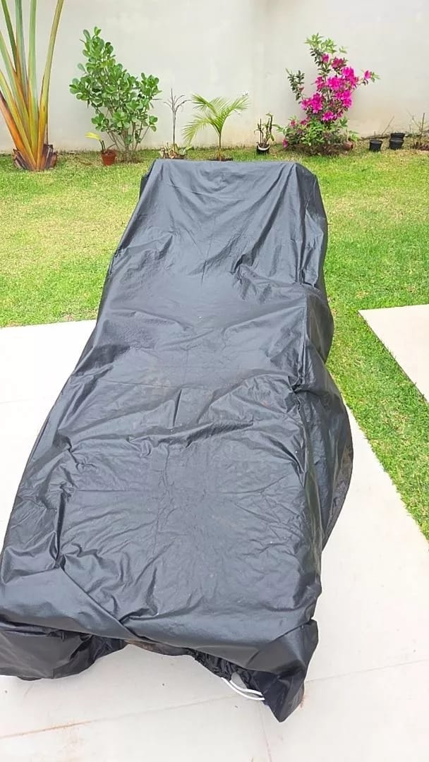 Customer photo review of Capa Impermeável para Espreguiçadeira Retangular Proteção UV