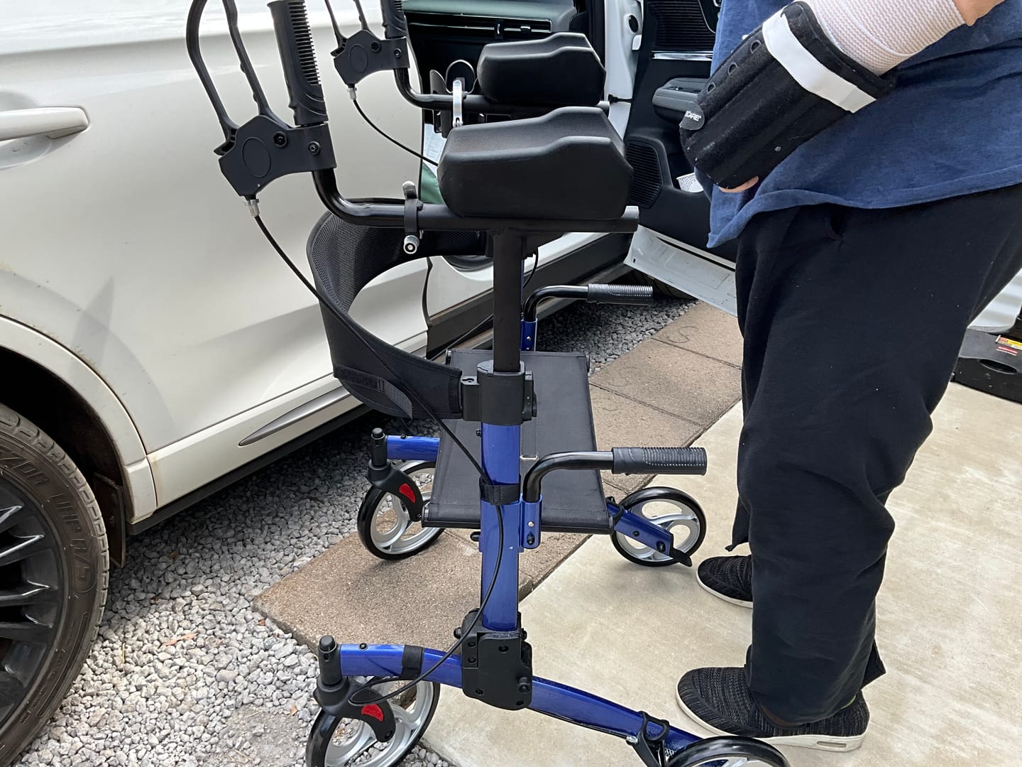 Customer photo review of HFK-9240 Dual-Brake Upright walker 10" wheels