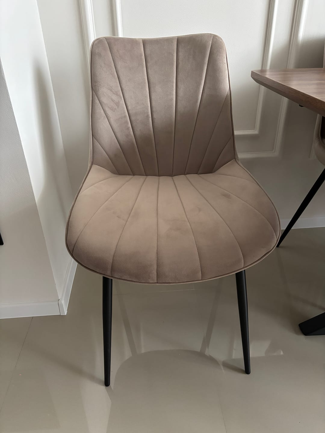 Customer photo review of Scaun K589, bej - Bluvel 40, stofa catifelata/otel, 50x63x87 cm