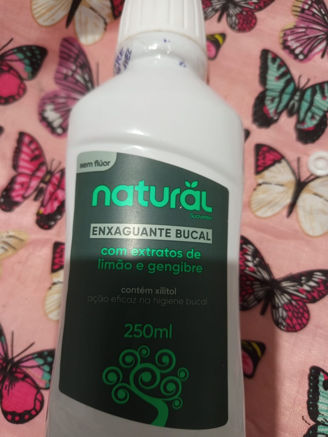 Customer photo review of Enxaguante Bucal Natural com Limão e Gengibre 250ml