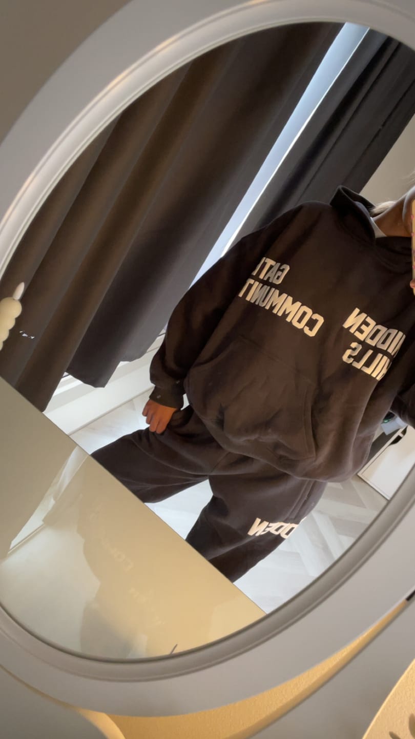 Customer photo review of GATED COMMUNITY HOODIE DARK GREY