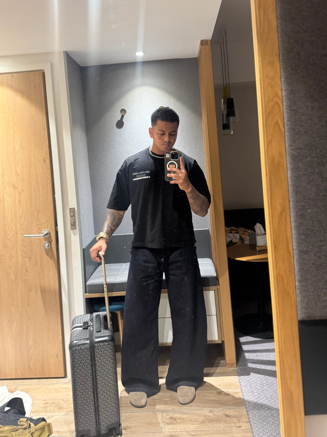 Customer photo review of Aelfric Eden Baggy Barrel Rivet Raw Jeans