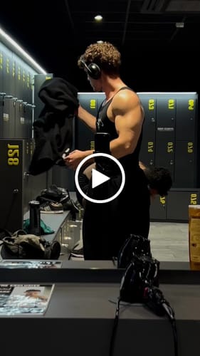 Customer video review of Jogging "Nova"