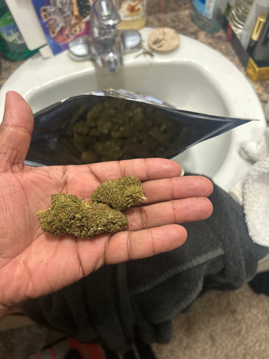 Customer photo review of Wedding Cake - Greenhouse THCA (Smalls)