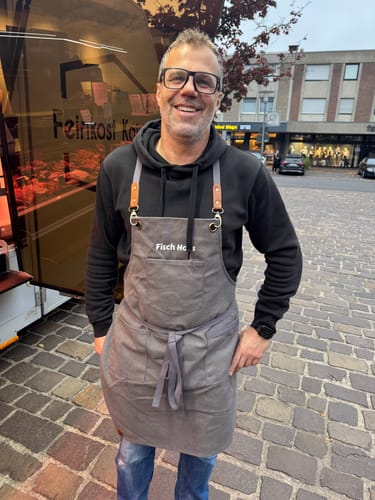 Customer photo review of Wolimbo Kurze Schürze mit Namen bestickt 68x77cm UNISEX