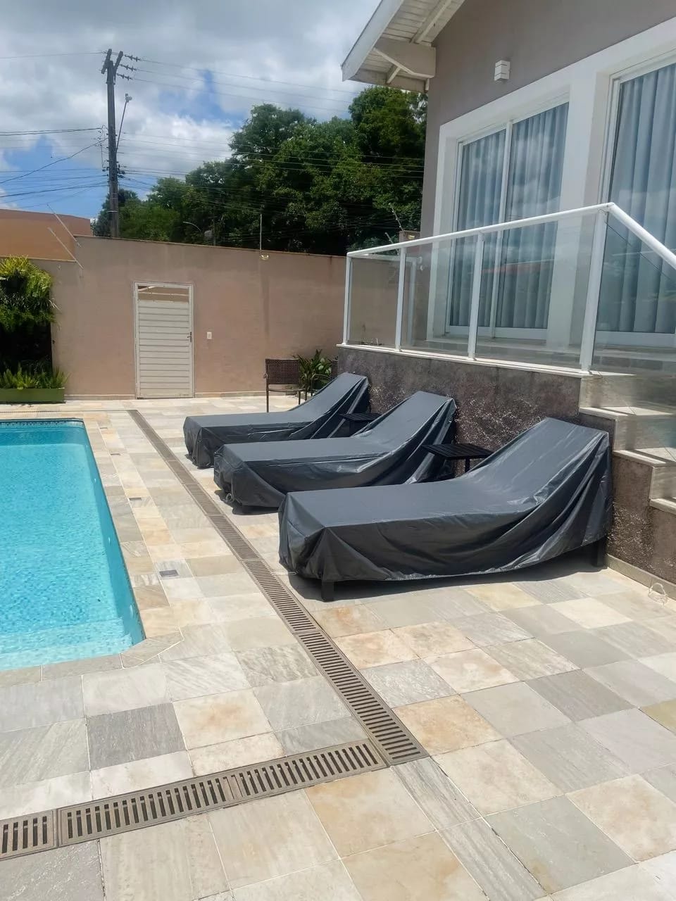 Customer photo review of Capa Impermeável para Espreguiçadeira Retangular Proteção UV