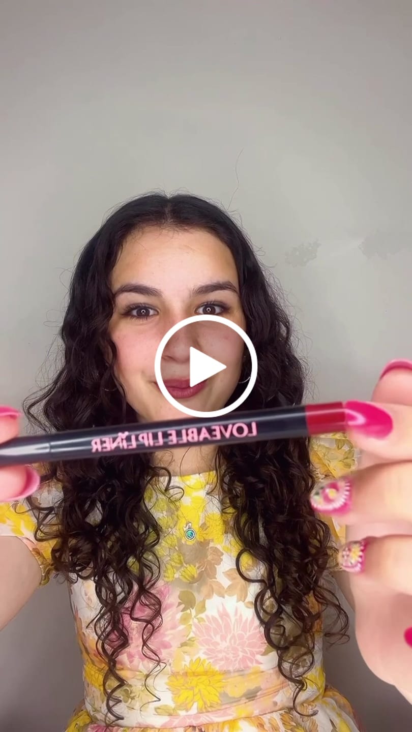 Customer video review of Berry Defined Lip Liner