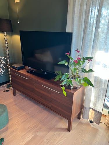 Kundeanmeldelse med bilde av Warm walnut kontaktplast