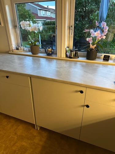 Kundeanmeldelse med bilde av Marmor romeo hvit matt kontaktplast