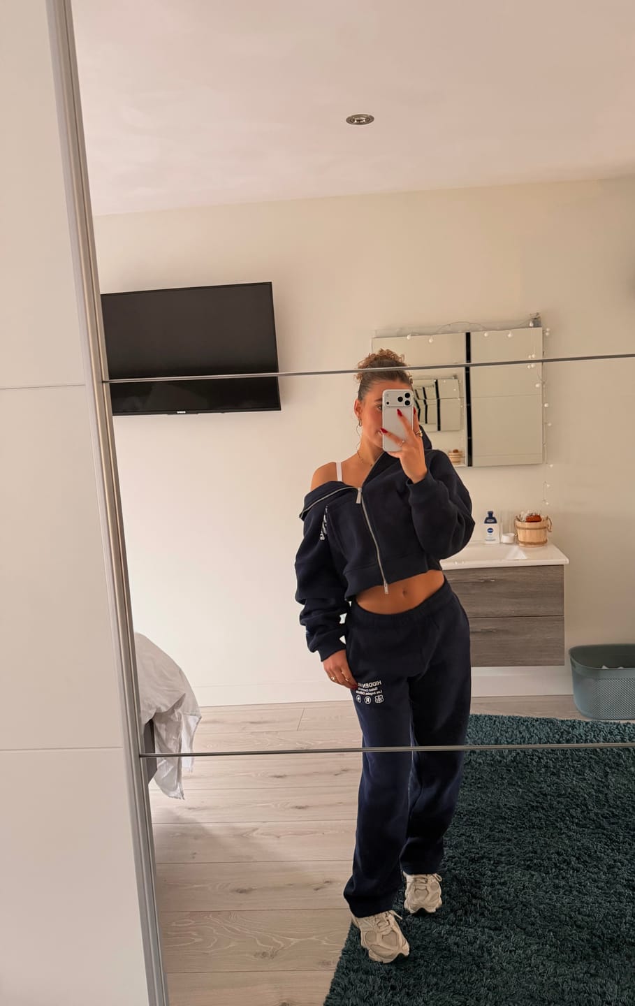 Customer photo review of LABEL STRAIGHT LEG SWEATPANTS NAVY