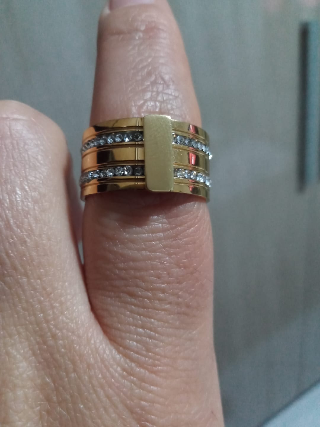 Customer photo review of Anel Caviar Stack Banhado em Ouro 18K
