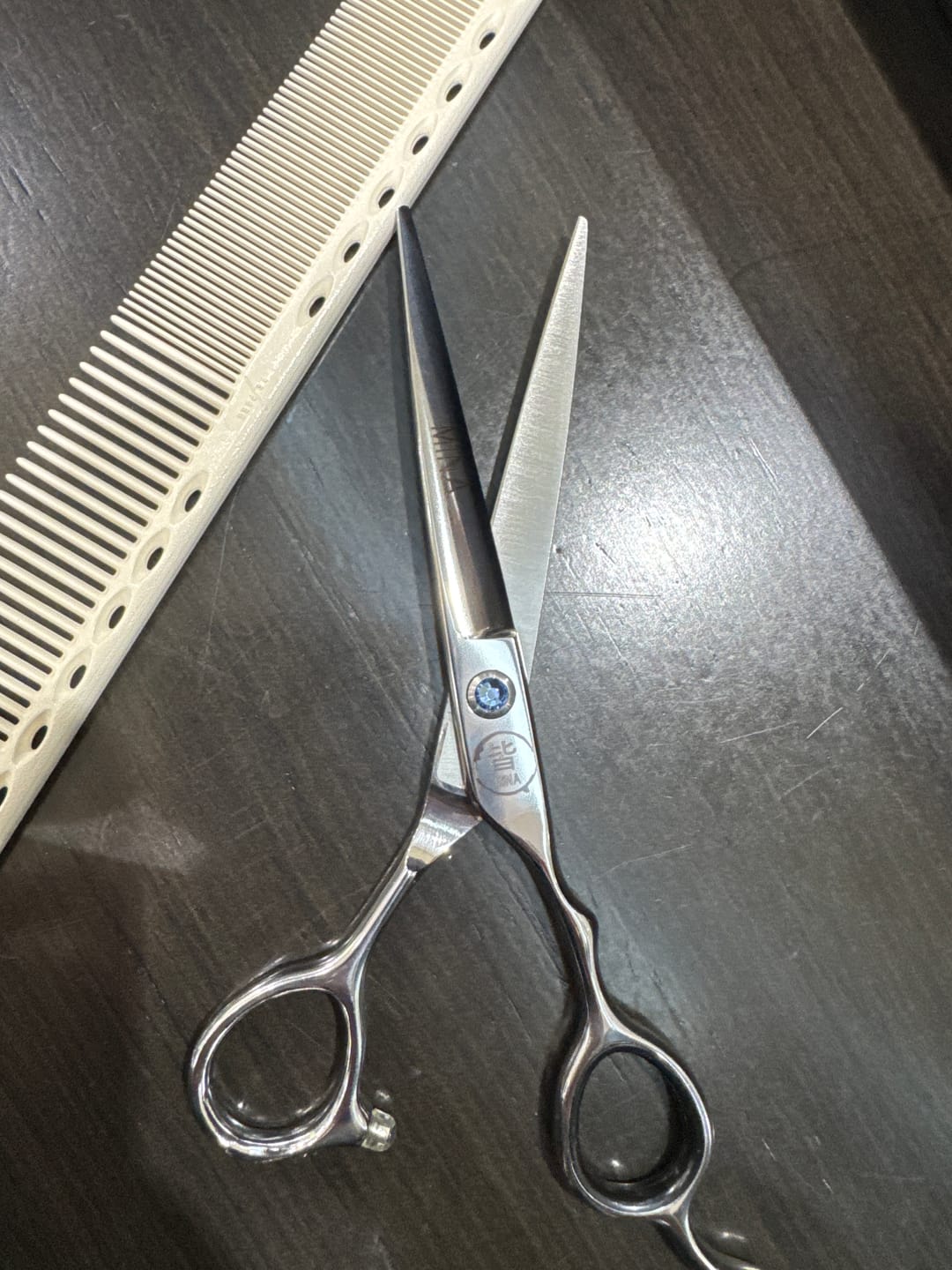 Customer photo review of Mina Umi Haircutting Shears