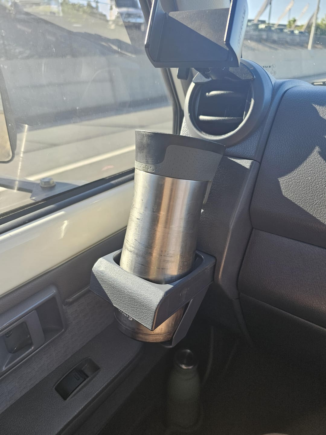 Customer photo review of 70 Series Cupholder - The Passenger