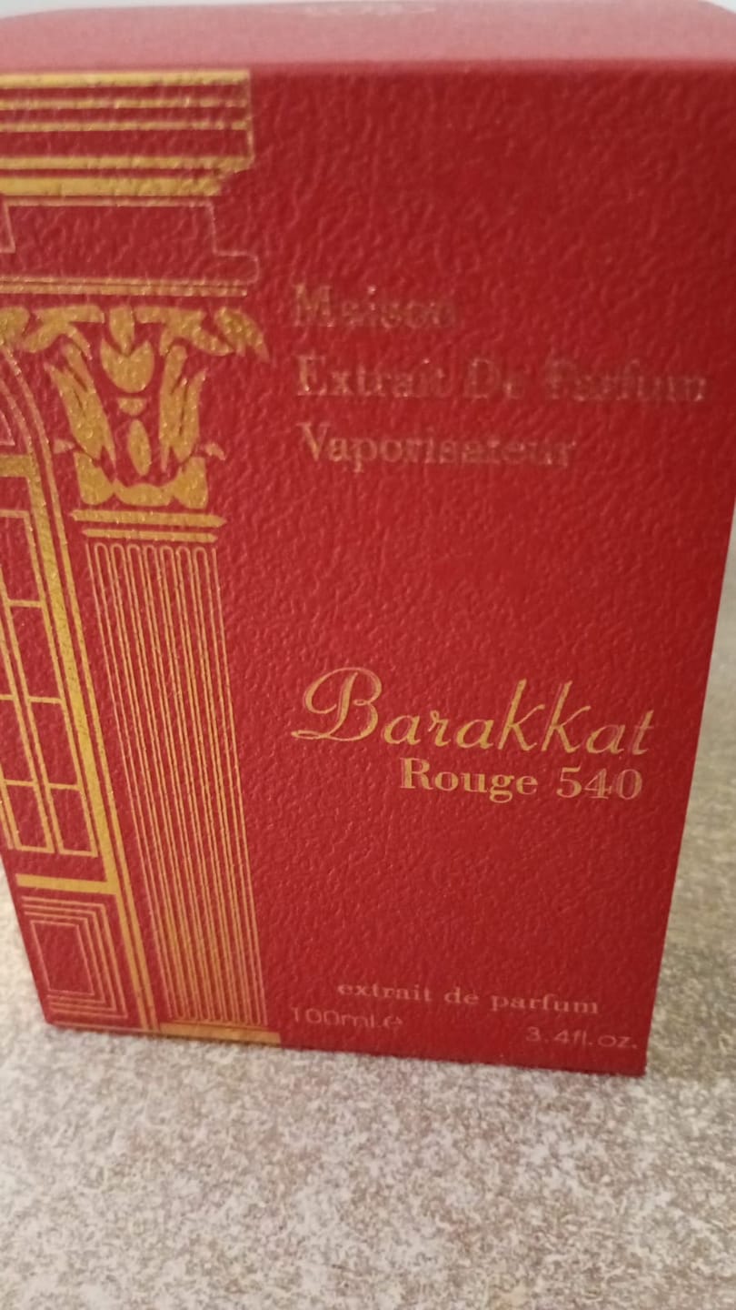 Customer photo review of Extrait de Parfum Barakkat Rouge 540 - Fragrance World 100 ML