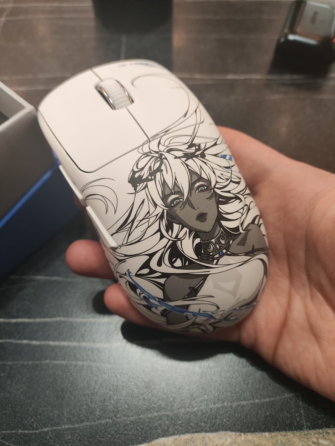 Customer photo review of Waizowl OGM Pro V2 Wireless Mouse