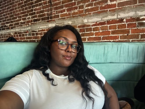 Customer photo review of CurlyMe 3 In 1 Half Wig Kinky Straight Glueless Install Half Wig With Draw-string Beginner Friendly