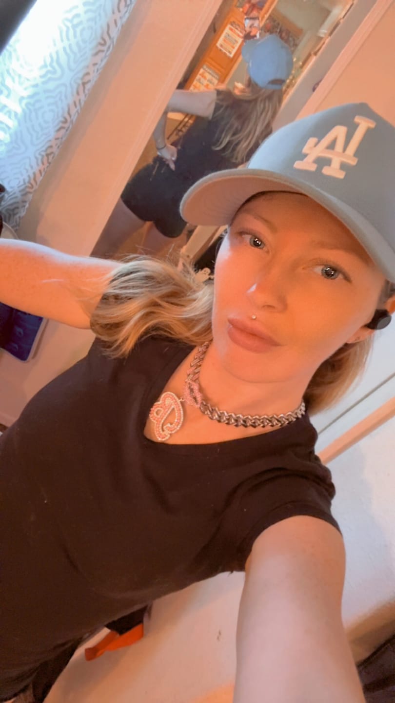 Customer photo review of LUXIIVA® PINK LIPS INITIAL PENDANT(Ready to Ship)