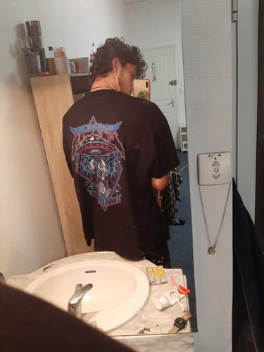 Customer photo review of I want to Rave - T-shirt
