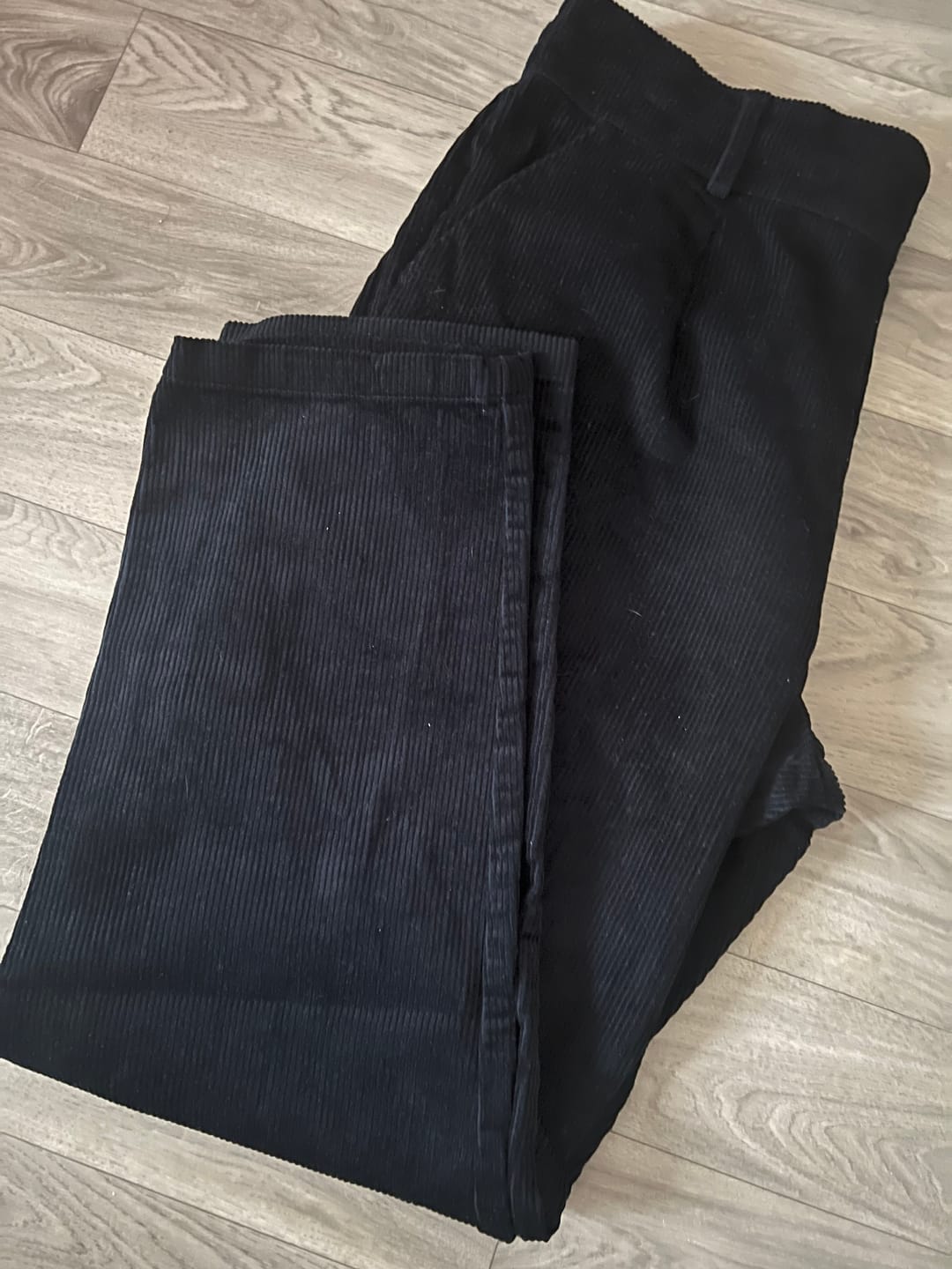 Customer photo review of Pantalon Marcus - velours côtelé noir