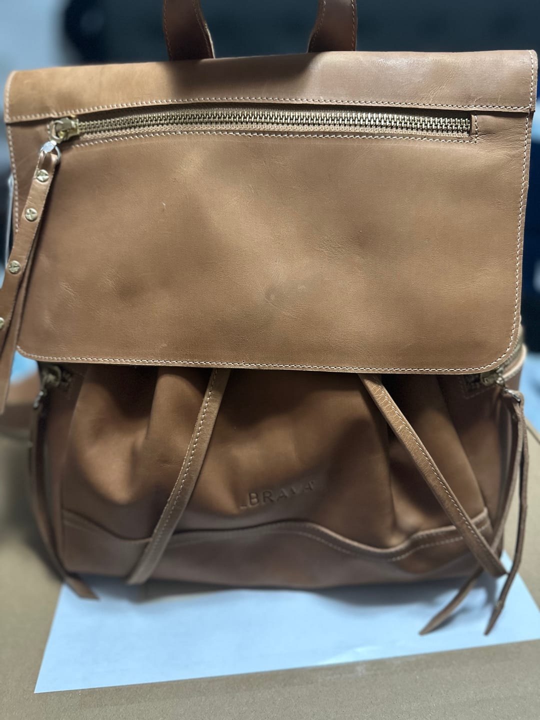 Customer photo review of Mochila de cuero modelo EVA Tostado